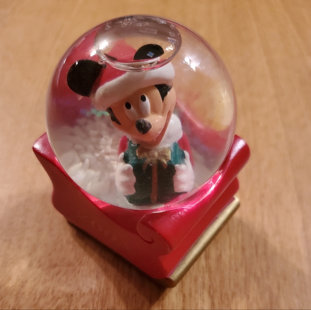 2003 DISNEY SANTA MICKEY MOUSE IN SLEIGH JCPENNEY MINI GLASS SNOW GLOBE HOLIDAY - Picture 6 of 8